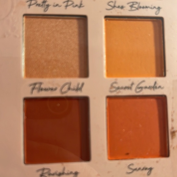 🎈SALE🎈🎀#24.MAKEUP BUNDLE🎀 - Picture 11 of 12